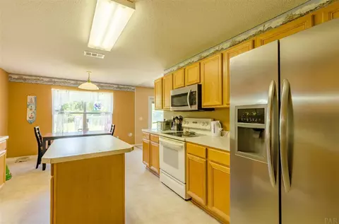5717 Michael Dr, Milton, FL 32583 photo 6