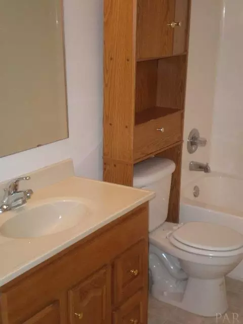 5781 Eagle Dr, Milton, FL 32570 photo 9
