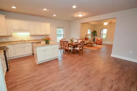3658 Hawks Landing Cir, Pace, FL 32571 photo 11