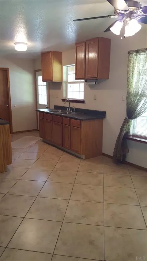 8852 Chickamauga Dr, Milton, FL 32583 photo 6