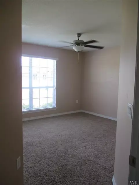 5435 Covered Bridge Ln, Pace, FL 32571 photo 6