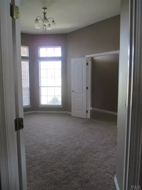 5435 Covered Bridge Ln, Pace, FL 32571 photo 4
