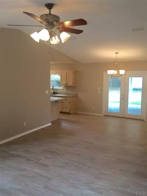 5569 Chipper Ln, Pace, FL 32571 photo 4