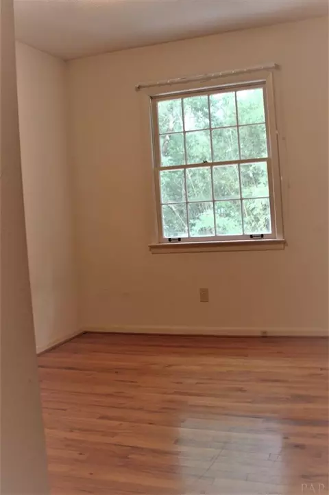 5284 Marks Pl, Milton, FL 32570 photo 8