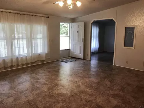 8903 Tara Cir, Milton, FL 32583 photo 4