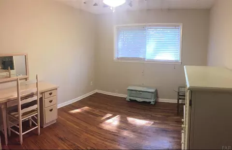 5307 Marks Pl, Milton, FL 32570 photo 10