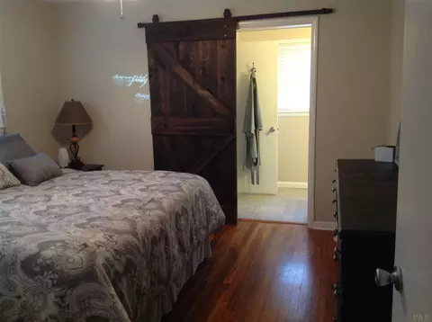 5307 Marks Pl, Milton, FL 32570 photo 7