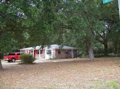 5150 Springdale Dr, Milton, FL 32570 photo 2