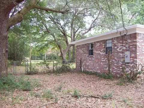 5150 Springdale Dr, Milton, FL 32570 photo 3