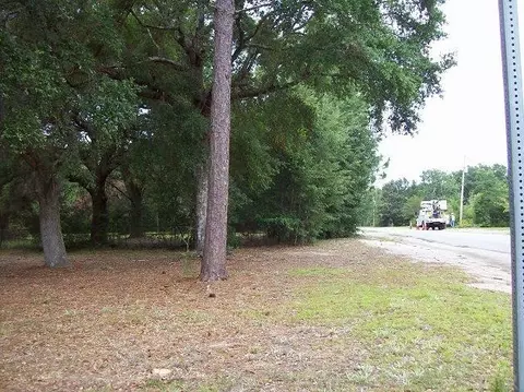 5150 Springdale Dr, Milton, FL 32570 photo 9