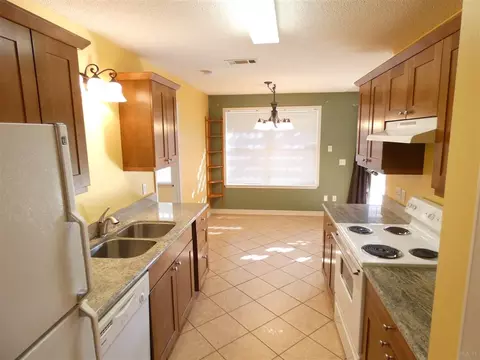 4248 Breezeway Cir, Milton, FL 32583 photo 6