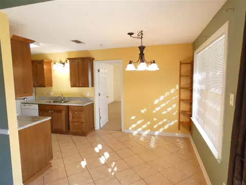 4248 Breezeway Cir, Milton, FL 32583 photo 4
