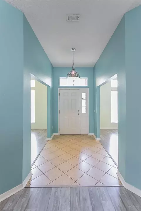 5815 Michael Dr, Milton, FL 32583 photo 4