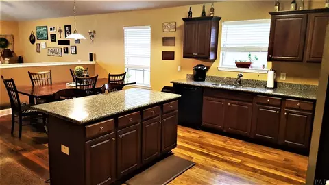 5378 Dalton Cir, Milton, FL 32570 photo 6