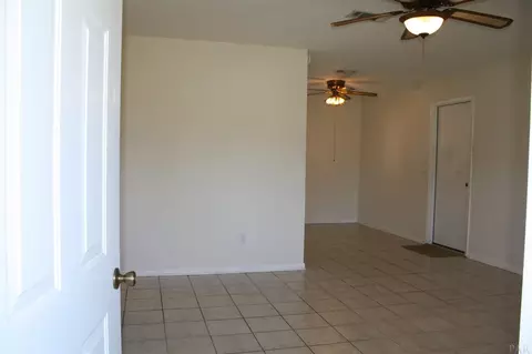 2120 Squire Dr, Cantonment, FL 32533 photo 4