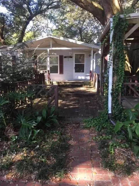 4221 Linda St, Pace, FL 32571 photo 1