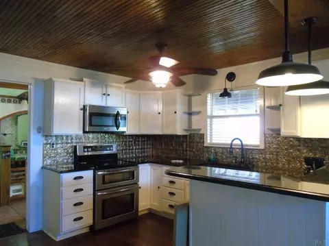 313 Katie St, Milton, FL 32583 photo 6