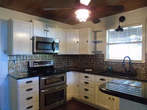 313 Katie St, Milton, FL 32583 photo 7