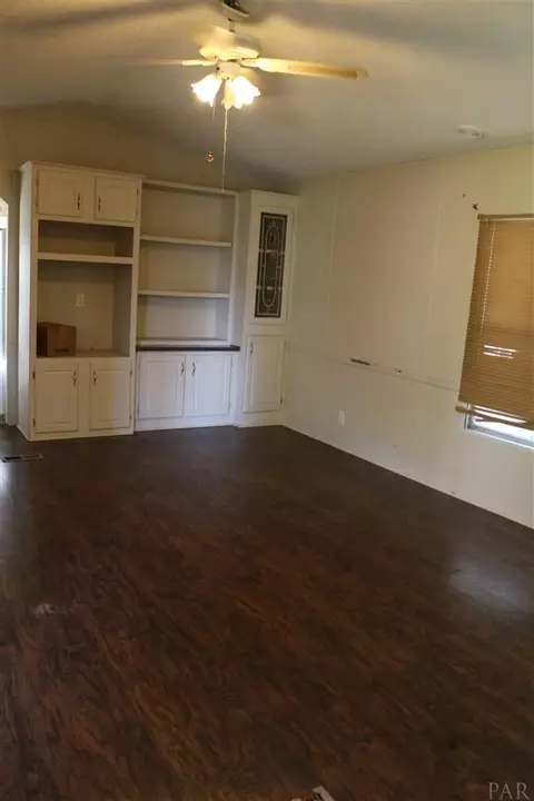4040 Windsor Ln, Pace, FL 32571 photo 3
