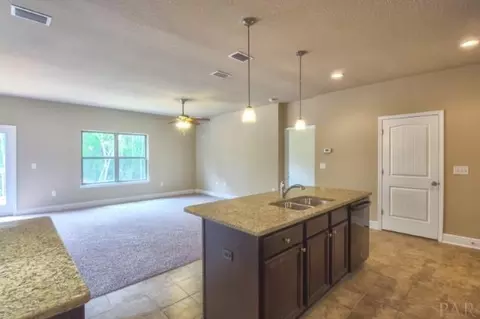 2580 Caldwell Cir, Pace, FL 32571 photo 4