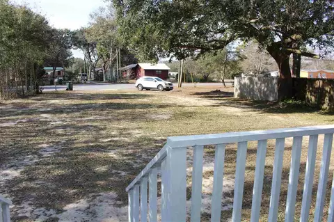 5108 Central Dr, Pace, FL 32571 photo 3