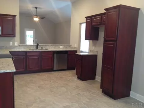 5642 Vendome Ct, Milton, FL 32583 photo 3