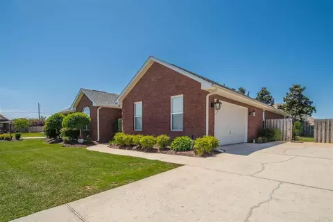 1686 Brightleaf Cir, Cantonment, FL 32533 photo 2