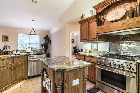 1686 Brightleaf Cir, Cantonment, FL 32533 photo 9