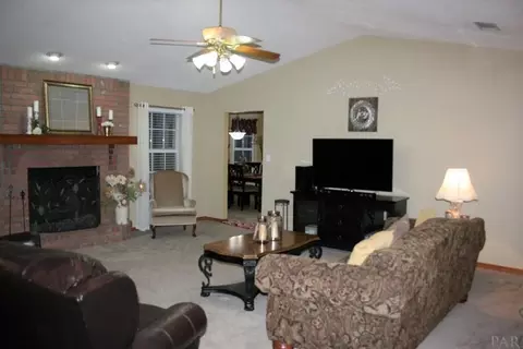 5225 Emerald Dr, Pace, FL 32571 photo 5