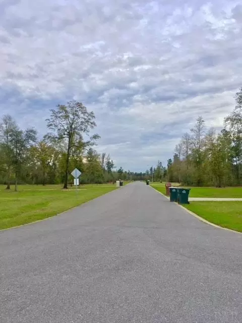 7049 Foxboro Cir, Pace, FL 32571 photo 3