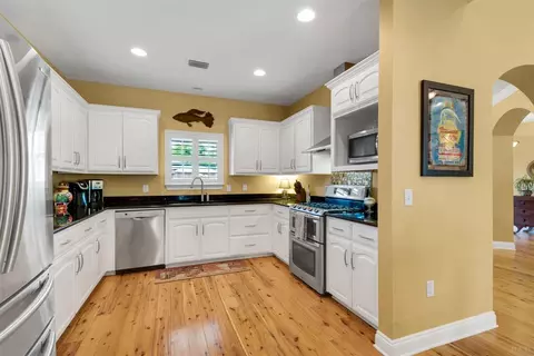 3174 Pineview Dr, Milton, FL 32583 photo 9