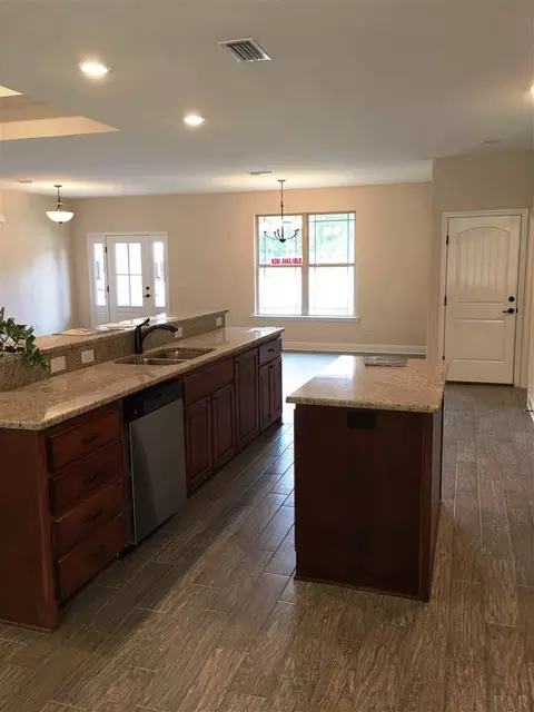 8917 Clearbrook Dr, Milton, FL 32583 photo 7