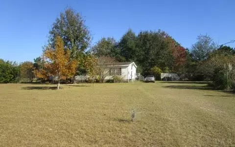 4748 Thoroughbred Dr, Milton, FL 32583 photo 2