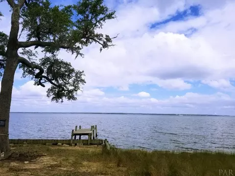 289 S Garcon Point Rd, Milton, FL 32583 photo 5