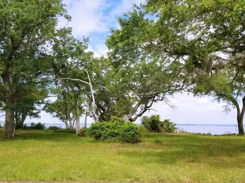 289 S Garcon Point Rd, Milton, FL 32583 photo 4