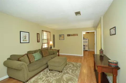 5894 Cedar Tree Dr, Milton, FL 32570 photo 3