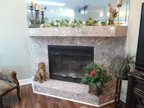 1013 Brandermill Dr, Cantonment, FL 32533 photo 6