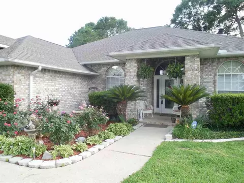 1013 Brandermill Dr, Cantonment, FL 32533 photo 2