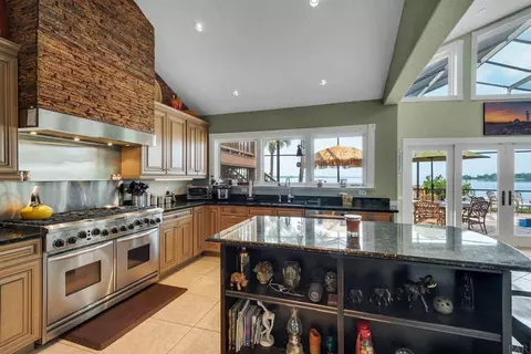 7801 Petersen Pt Rd, Milton, FL 32583 photo 8