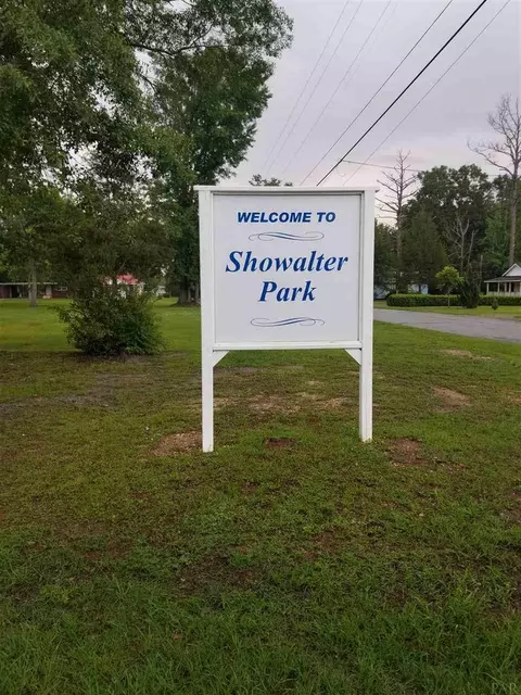 431 E Hecker Rd, Century, FL 32535 photo 13