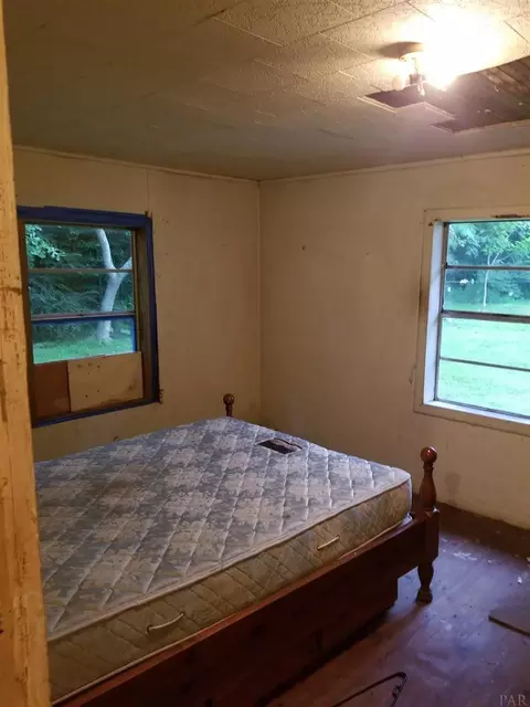 431 E Hecker Rd, Century, FL 32535 photo 5