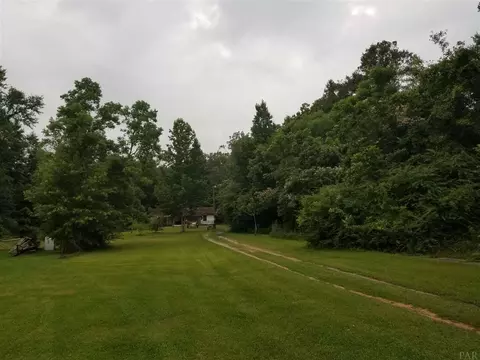 431 E Hecker Rd, Century, FL 32535 photo 10