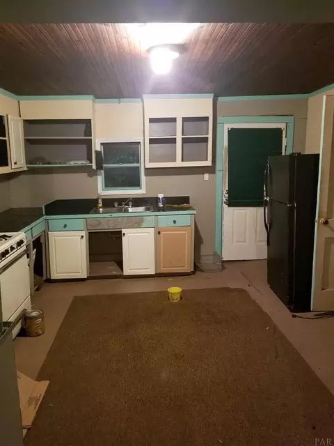 431 E Hecker Rd, Century, FL 32535 photo 4