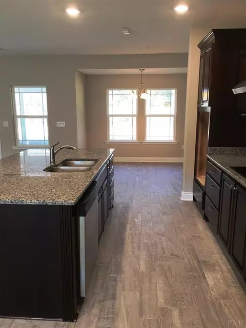8910 Clearbrook Dr, Milton, FL 32583 photo 9