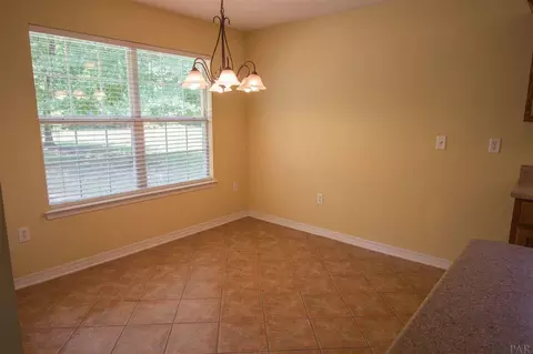 5304 Traci Dr, Milton, FL 32583 photo 5