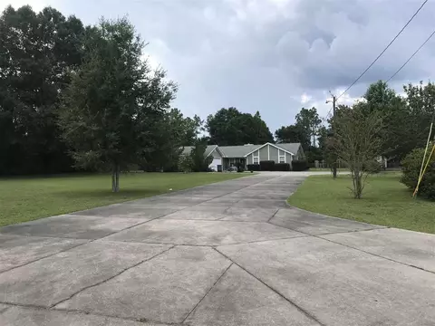 1301 Sioux Cir, Crestview, FL 32536 photo 2