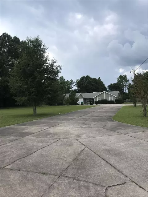 1301 Sioux Cir, Crestview, FL 32536 photo 4