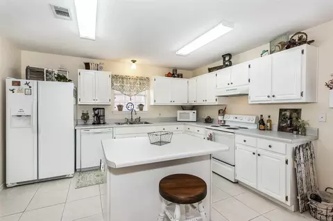 2104 Jarrod Dr, Cantonment, FL 32533 photo 8