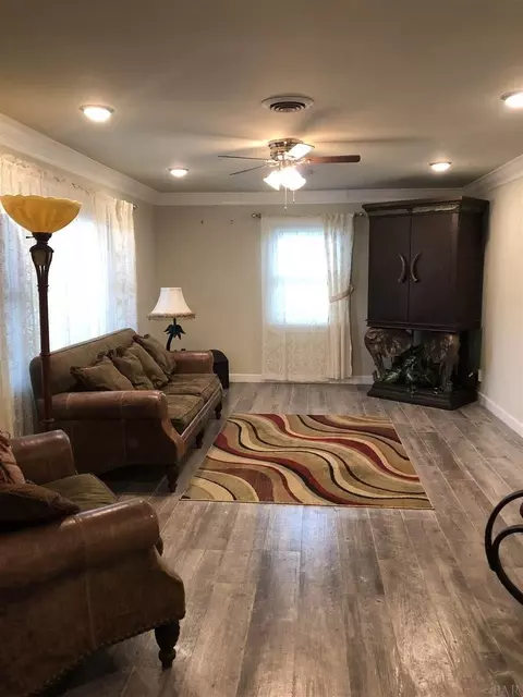 6355 Mockingbird Ln, Milton, FL 32570 photo 11