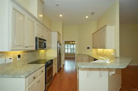 6328 Honeysuckle Dr, Milton, FL 32570 photo 10